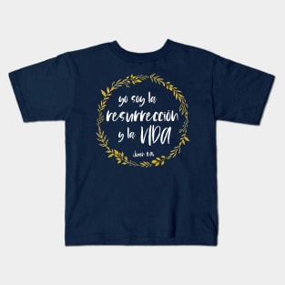 Bíblico Cristiano: Yo soy la resurrección y la vida (español, blanco, con corona) Kids T-Shirt